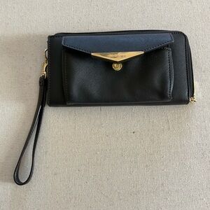 Liz Claiborne Wristlet Wallet